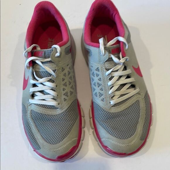 Nike Women's Gray and Pink Athletic Shoes Women’s Size 8.5 - Picture 2 of 8